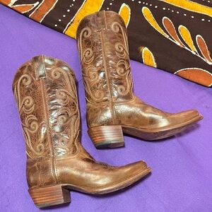 Beautiful cowboy boots (handmade in Mexico)